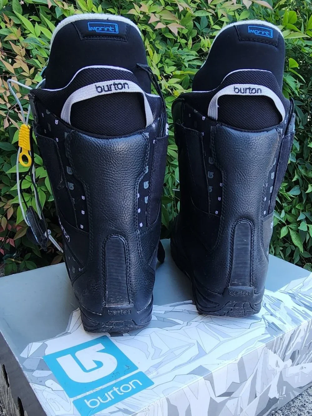 Burton euc women